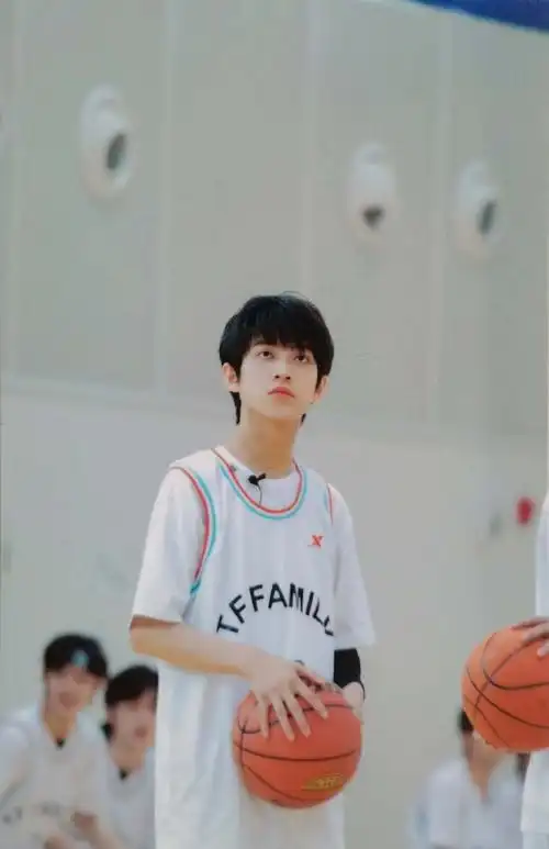 tf家族三代夏日运动会pb扫图##陈天润夏日运动会pb扫图