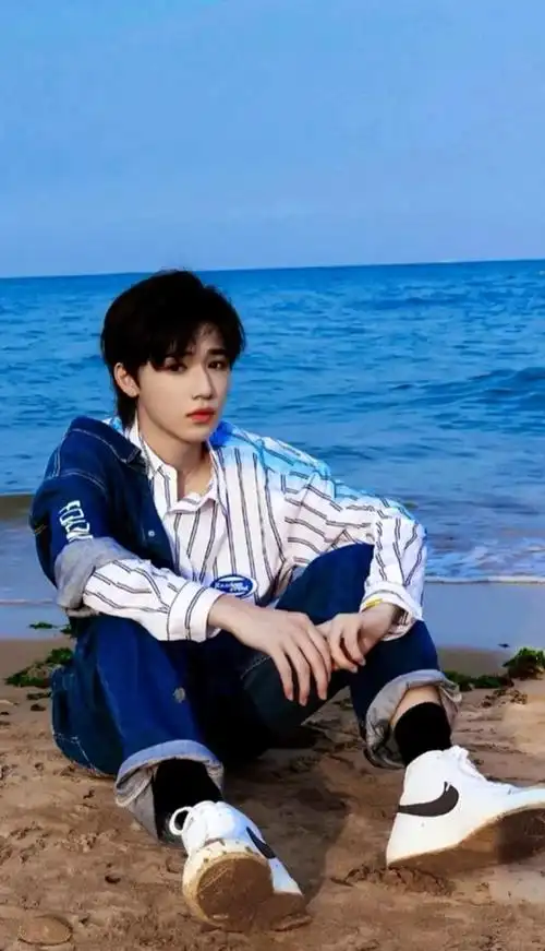 宋亚轩手机壁纸图