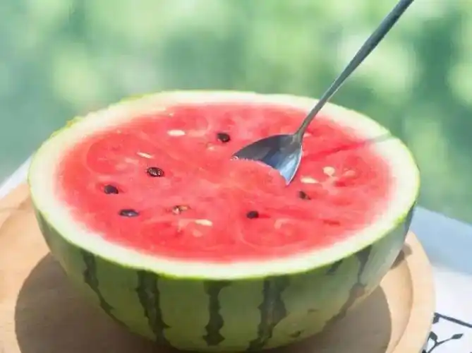 尝遍夏天专属美味,西瓜,冷面,小龙虾.