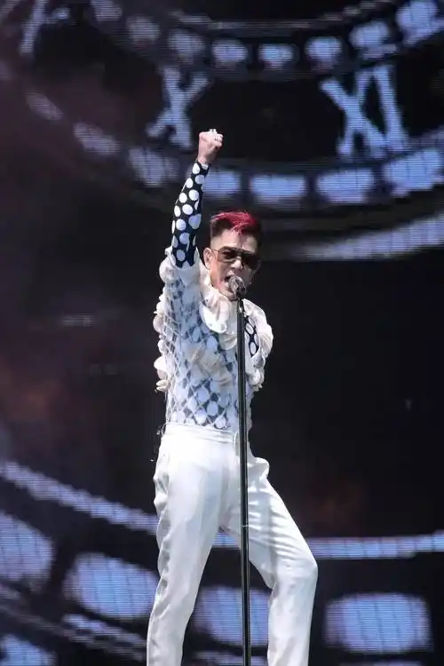 郭富城"梦幻舞林"澳门起跑:为了歌迷,唱到"湿身"也值得!