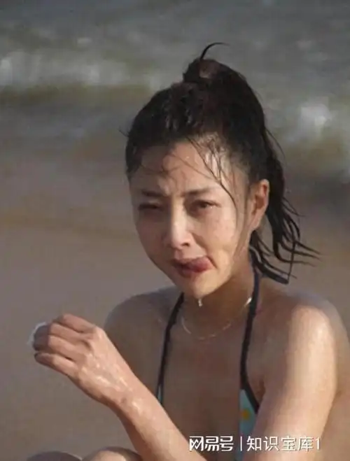 丝毫不输二十岁年轻女孩,这4位身材好的中年女明星