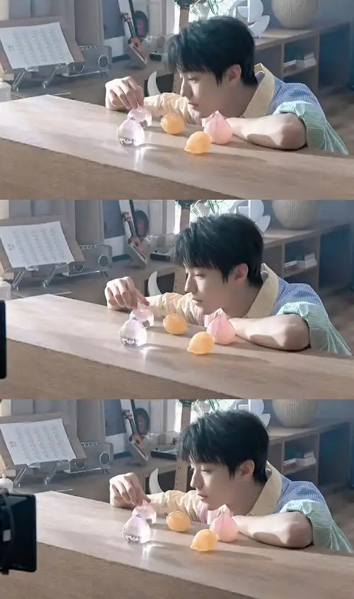 王俊凯拍摄纯悦果水花絮 cr.