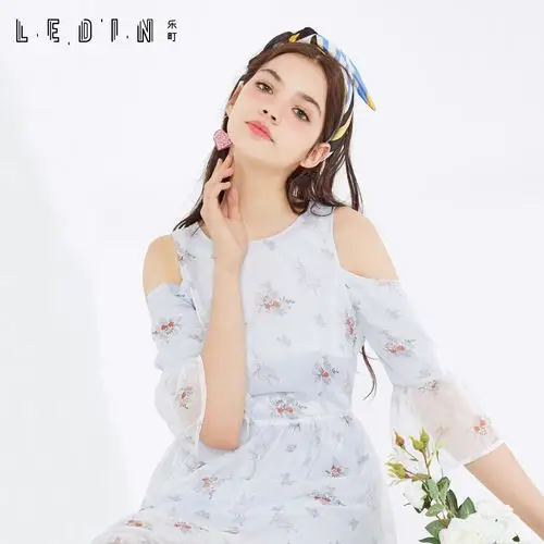 乐町2017夏季新款女装高腰碎花雪纺连衣裙露肩裙子小清新学生女夏