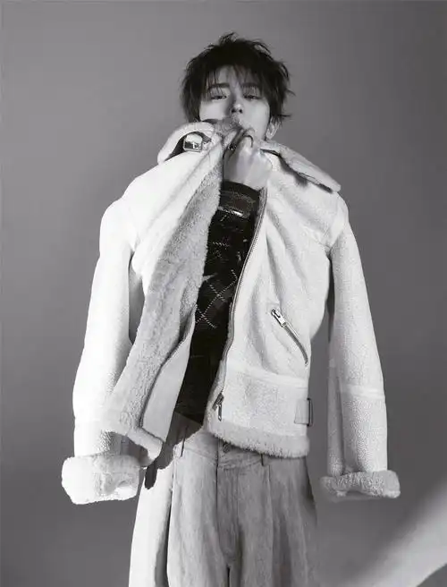 "蔡徐坤:我已经准备了很久"主题中暗含的"沉睡,苏醒"之意,这与蛰伏