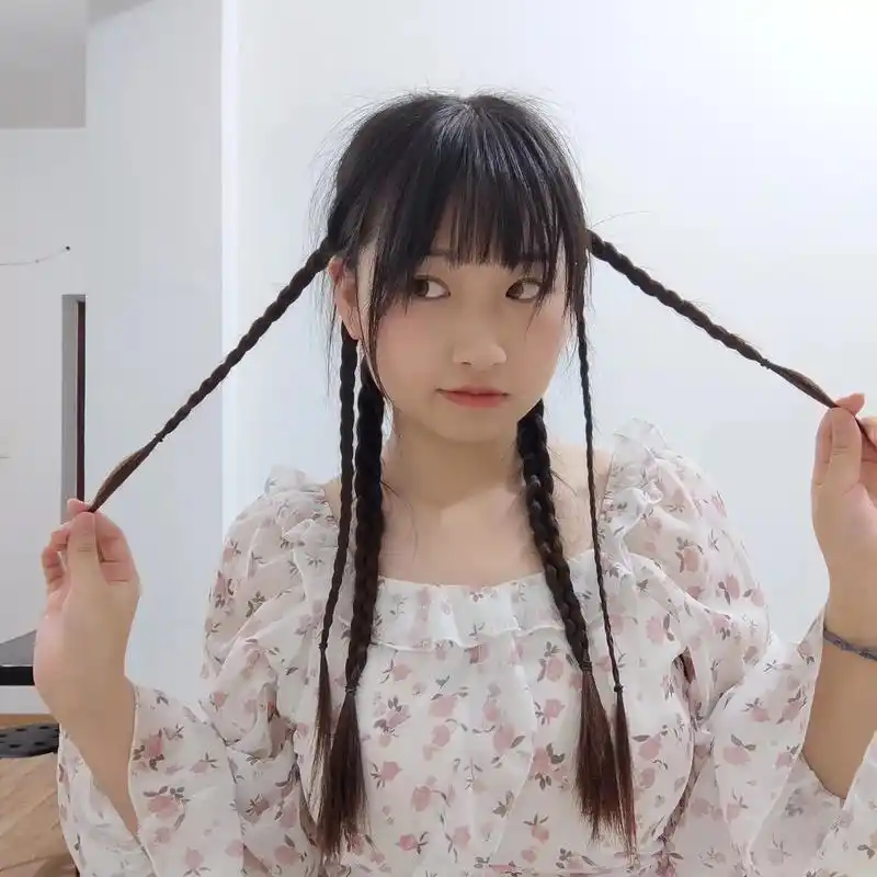 发型 #辫子女孩 #照片 #热 - 抖音