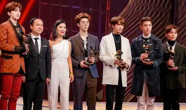 npc全员合体微博之夜,并排站身高却成了亮点,尤长靖太吃亏!