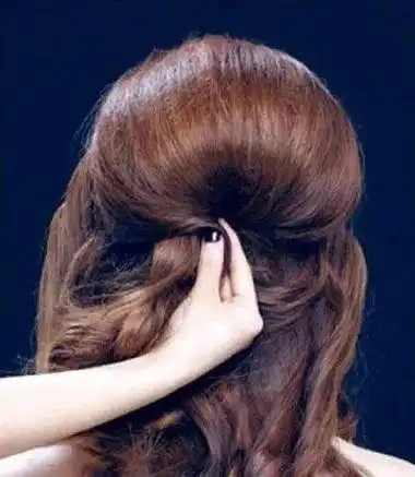 简单好看的新娘盘发,平时也可以扎哦