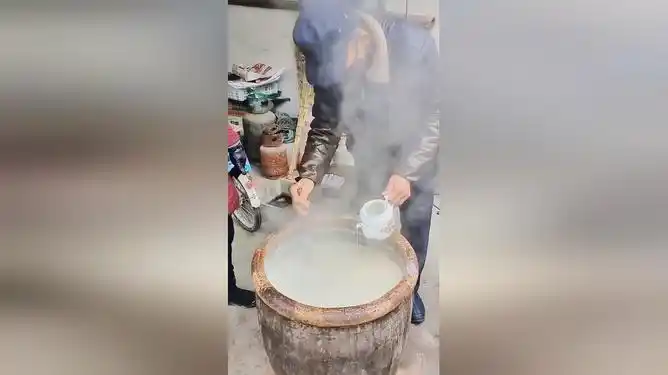 见过卤水点豆腐吗