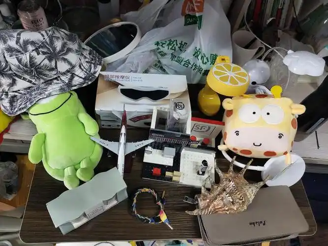 二手物品甩卖,有买有送