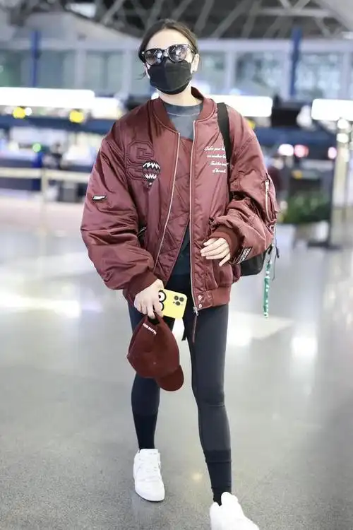 明星宋佳穿搭(宋佳真是机场时尚第一人)(1)