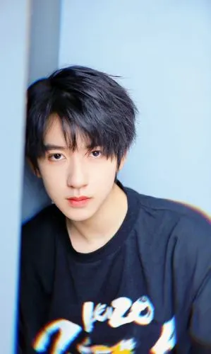 92#贺峻霖 画报颜值#还是可爱小兔啊