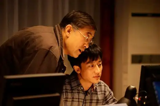 黄轩李建义父子大战