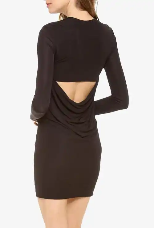 关键词 : 美女背部,女性,背部,服饰,黑色小礼服