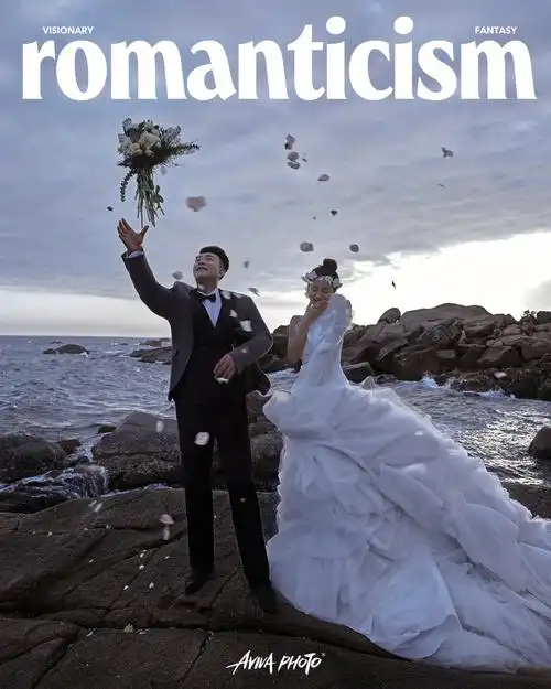 三亚旅拍礁石与玫瑰仪式感海景婚纱照