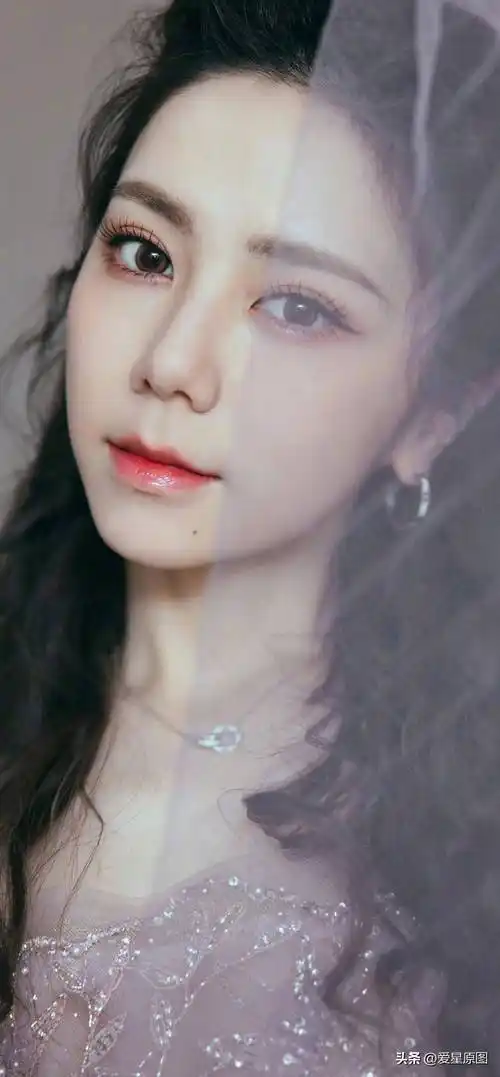 g·e·m-邓紫棋全图写真合集_中国_娱乐_壁纸