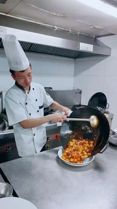 东北厨师做川菜有自己的风格,一样好吃!