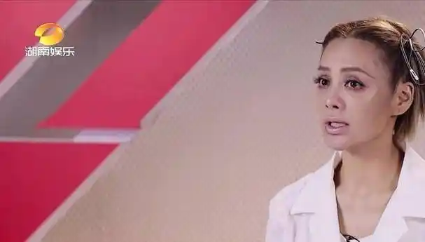 原创《浪姐》造型"辣眼睛",宁静到底行不行?_郁可唯_网友_节目