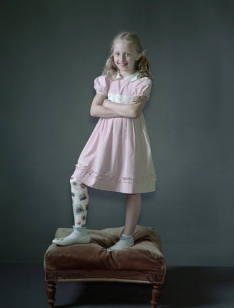 当她遇到一个小女孩——polyanna hope,她对假肢的理解发生了变化.