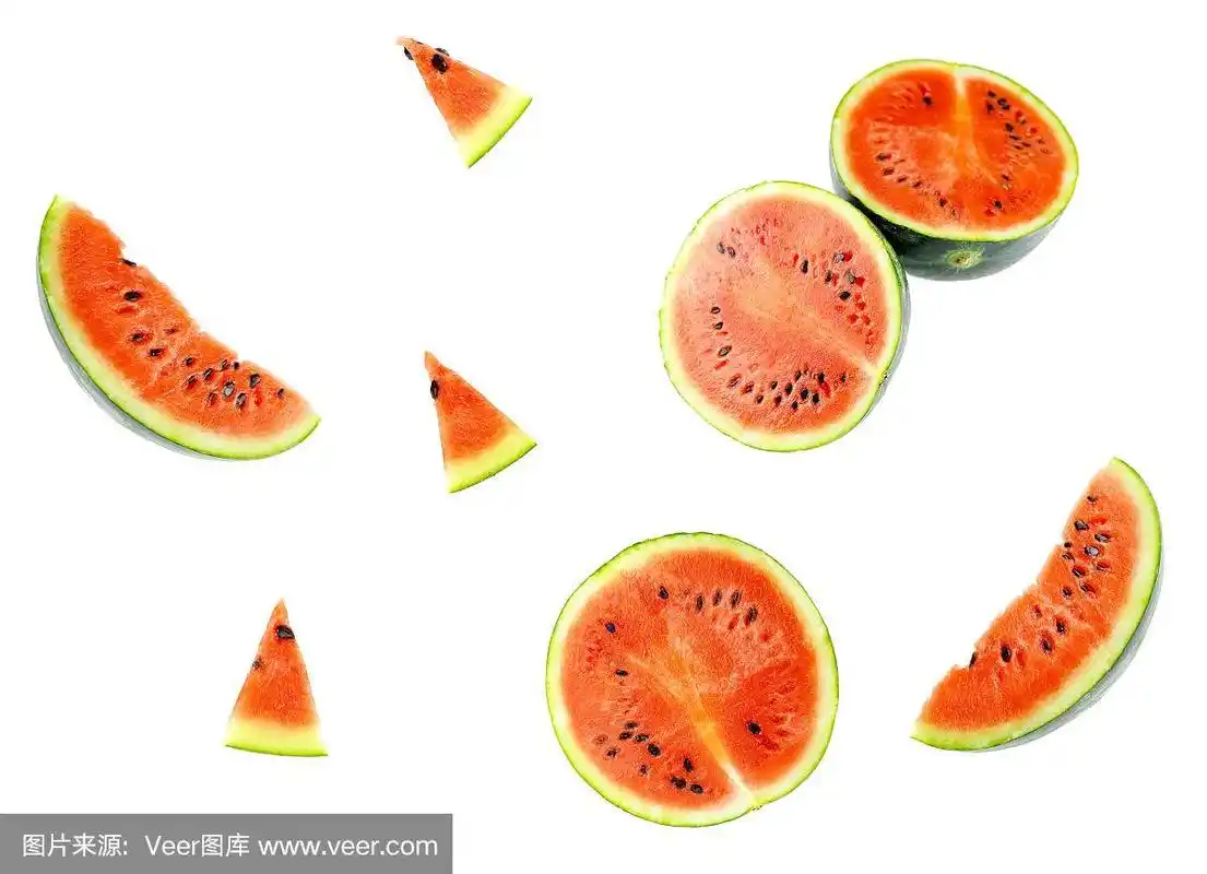 收集完整的和切开的西瓜果实孤立在白色背景上