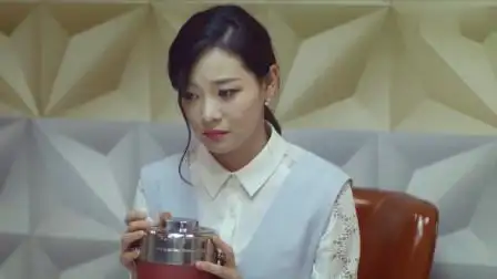 我的体育老师:田野很纳闷,自己的生活怎么就变成这样了