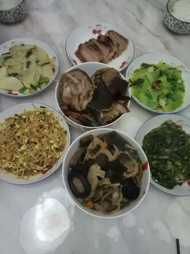 做一顿可口的饭菜,享受家人餐桌上的幸福快乐!