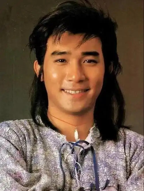 40岁梁朝伟近照曝光,和60岁刘嘉玲"隔辈"的既视感,真是醉了