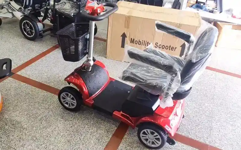 天津老年人四轮代步车实体专卖店老年人电动轮椅残疾人轮椅