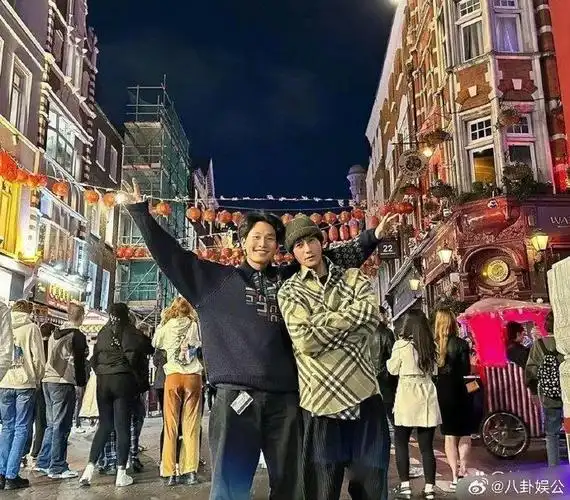 陈坤儿子越长越帅 父子俩下半部分简直一模一样……|陈坤|父子|韩系