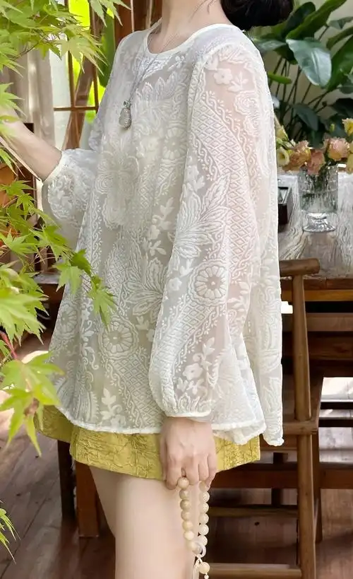 今年流行春夏新款女装小个子新中式国风白色提花上衣短裤两件套