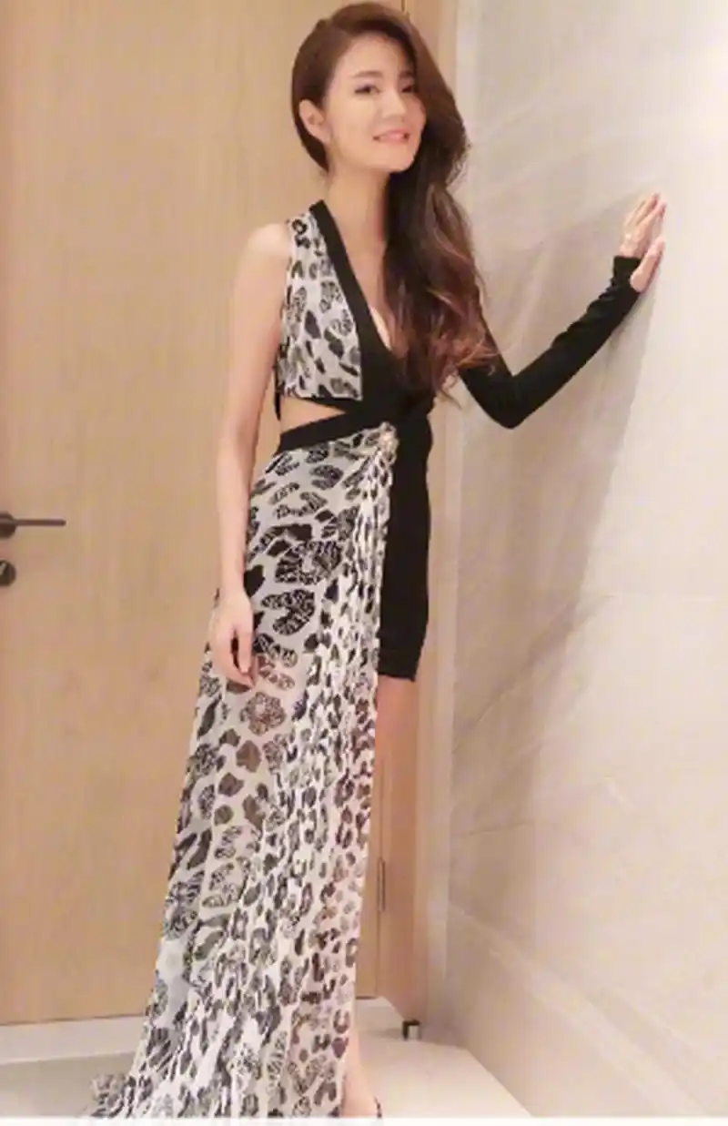 安以轩"大号水蜜桃"简直不要太迷人,低胸短裙露腿又露事业线,身材太顶