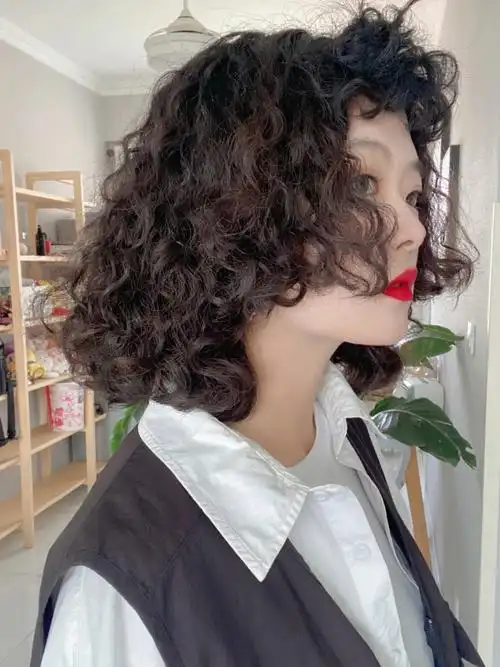 自己动手给我的羊毛卷剪了个公主切0505