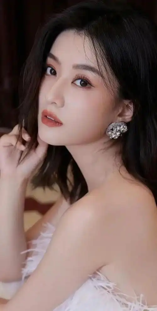 乔欣:灵动与优雅的时尚女神|写真照|独特魅力_网易订阅