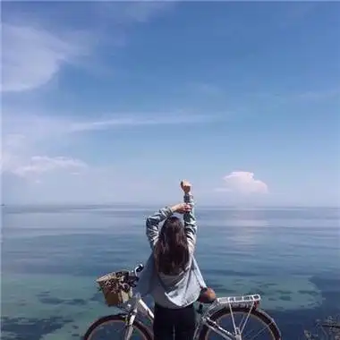 海边背影伤感头像女生高清大图