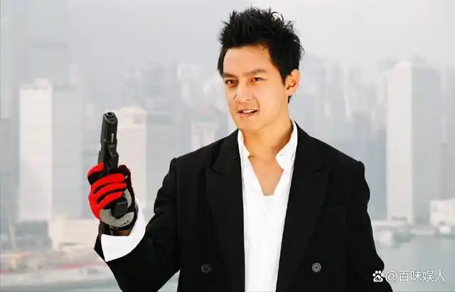 电影拿下了金鸡奖影帝,谢霆锋拿下百花奖最佳男配角,就连吴彦祖也获得