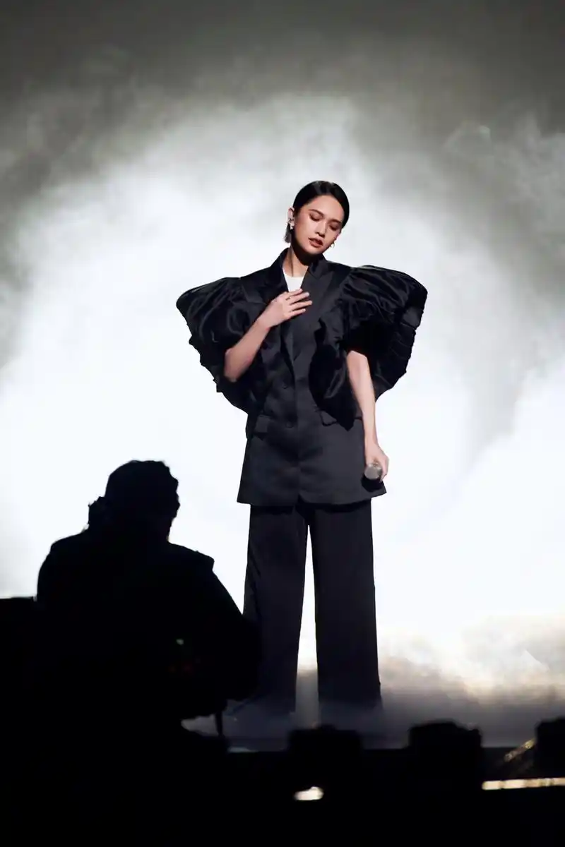 杨丞琳:《乘风破浪的姐姐2》让我更懂什么是团魂