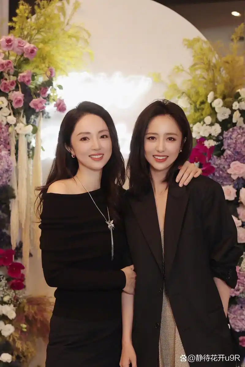 佟丽娅发文为董璇生日送上祝福!