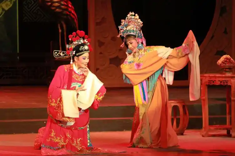 黄梅戏《女驸马》江西南昌演出.