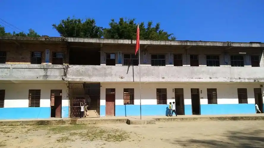 2020年春六个教学班都在这栋破旧的教学楼学习