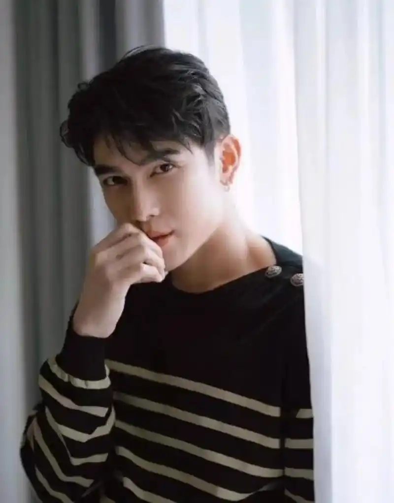 抖音图文 缪缪子#mewgulf #壁纸 #mew #抖音 - 抖音