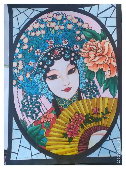 将学生作品标签撕掉,然后重新编号,并邀请七位学校的美术教师担任评委