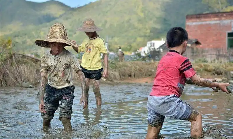 故乡的小山村,留住儿时的记忆!