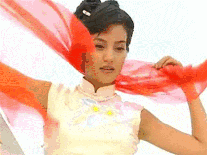 我是不是暴露了年龄) 依萍爬上外白渡桥跳河的那一幕深深地留在小末的