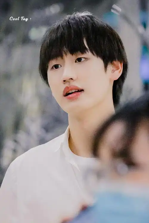 into1刘彰唯一rap担##ak刘彰