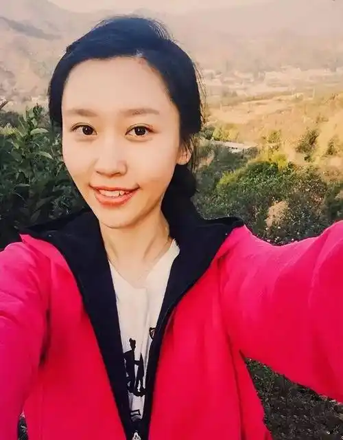 江苏兴化美女王音棋,大眼睛鹅蛋脸,她27岁就成为了央视当红花旦_电视