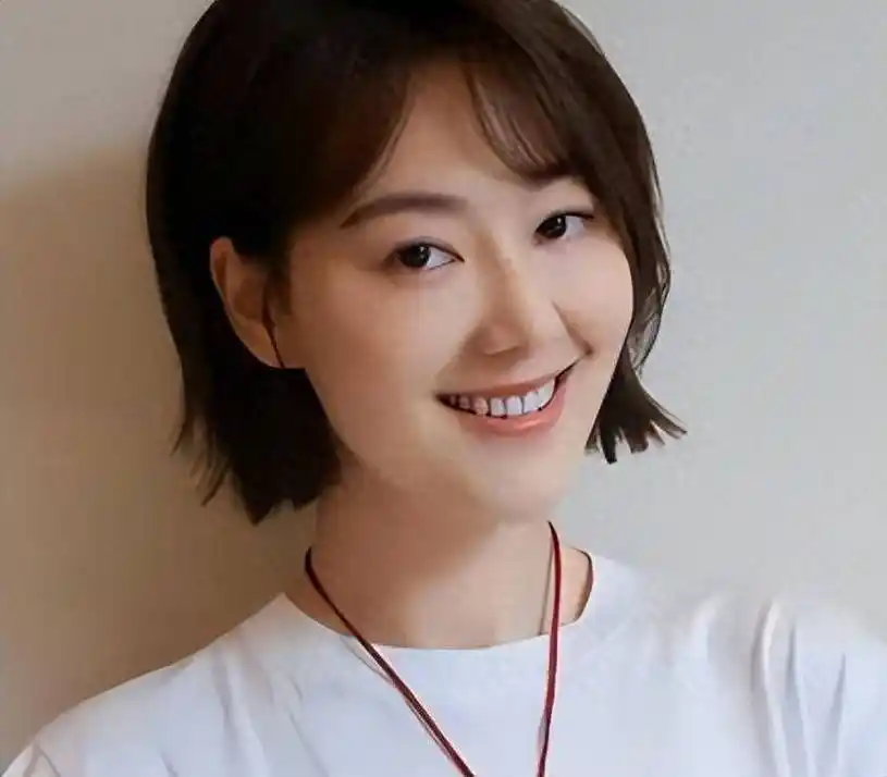 最美央视主持人"被辞",被举报私生活混乱_王冠_工作_合作