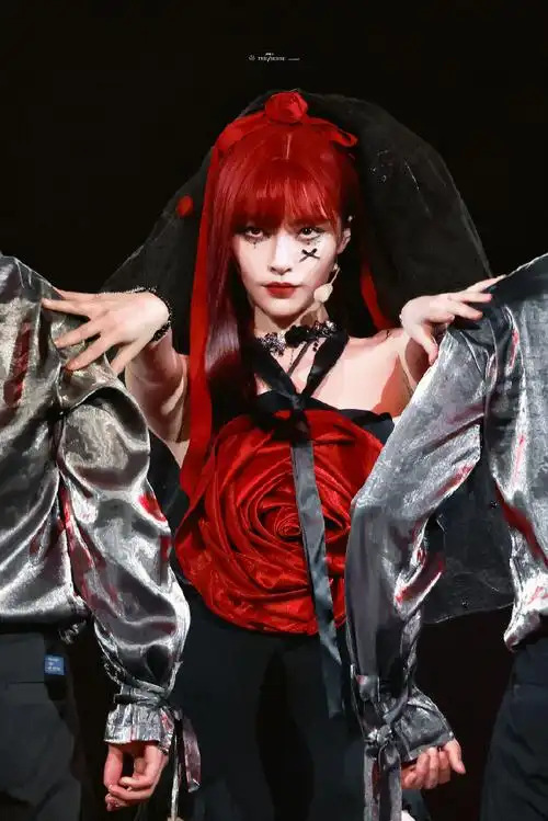 许佳琪带伤跳蝎子舞好拼