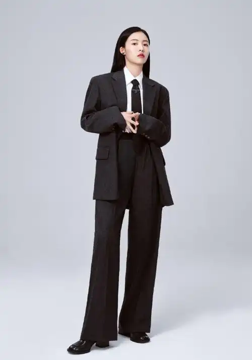 孙芮才是真腿精,杨幂都穿不进的"毒汁靴",她还要加系带|西装|长腿|小