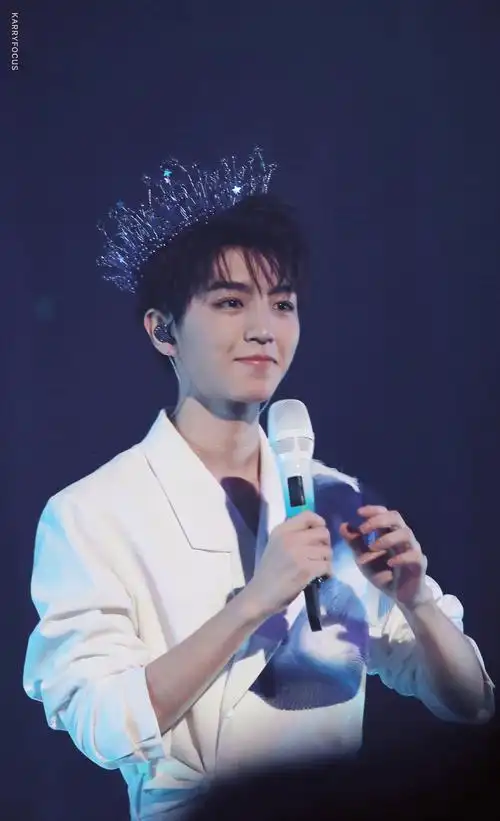 王俊凯是眼睛里有星星的男孩子啊