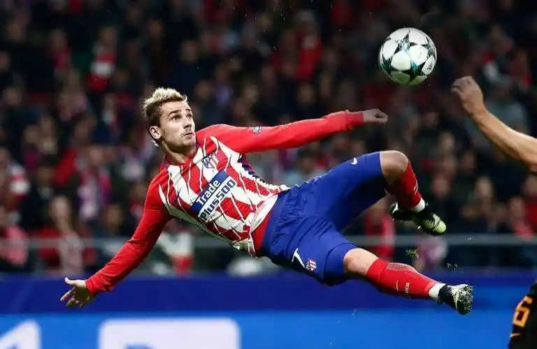 在国家队比赛日之前,格列兹曼在马德里竞技主场0-3输给巴塞罗那的西甲