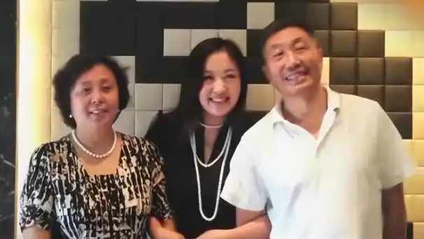 回顾演员杜源4岁与妻子相熟结婚41年零绯闻如今女儿成他的骄傲